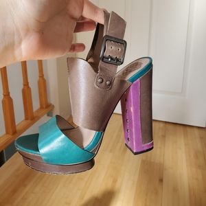 Vince Camuto leather strappy heel size 8.5
